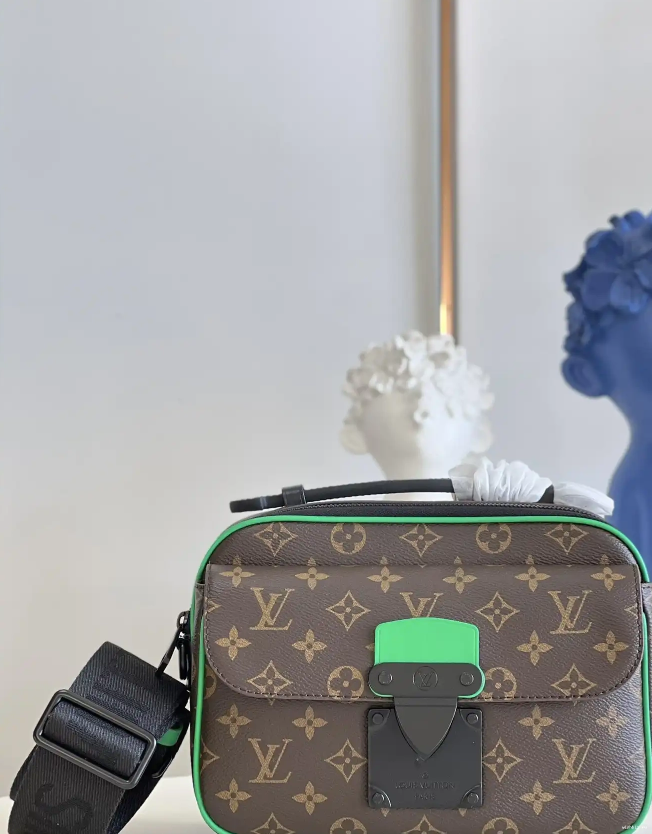 WIS LOCK S MESSENGER LOUIS VUITTON 0630